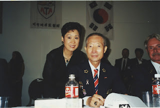 O Homem que Pintava a Própria Cadeira | The Man Who Painted His Own Chair | El Hombre Que Pintaba Su Propia Silla