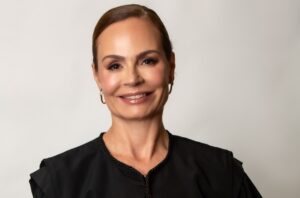 Juíza Alexandra Lorenzi da Silva é primeira mulher a assumir Vara de Direito Militar 