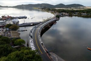 Justiça Federal reúne moradores da Lagoa da Conceição em audiência pública e apresenta projeto que divide a orla em dez setores